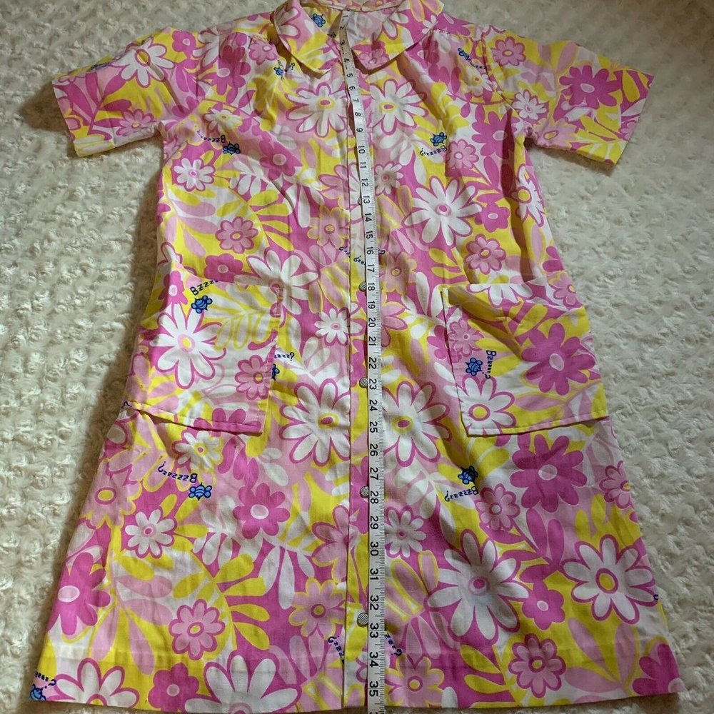 Bees Ladies Snap Front House Coat Yellow Pink Flowers Floral Vintage - Picture 8 of 9